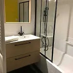 Le Jules De *